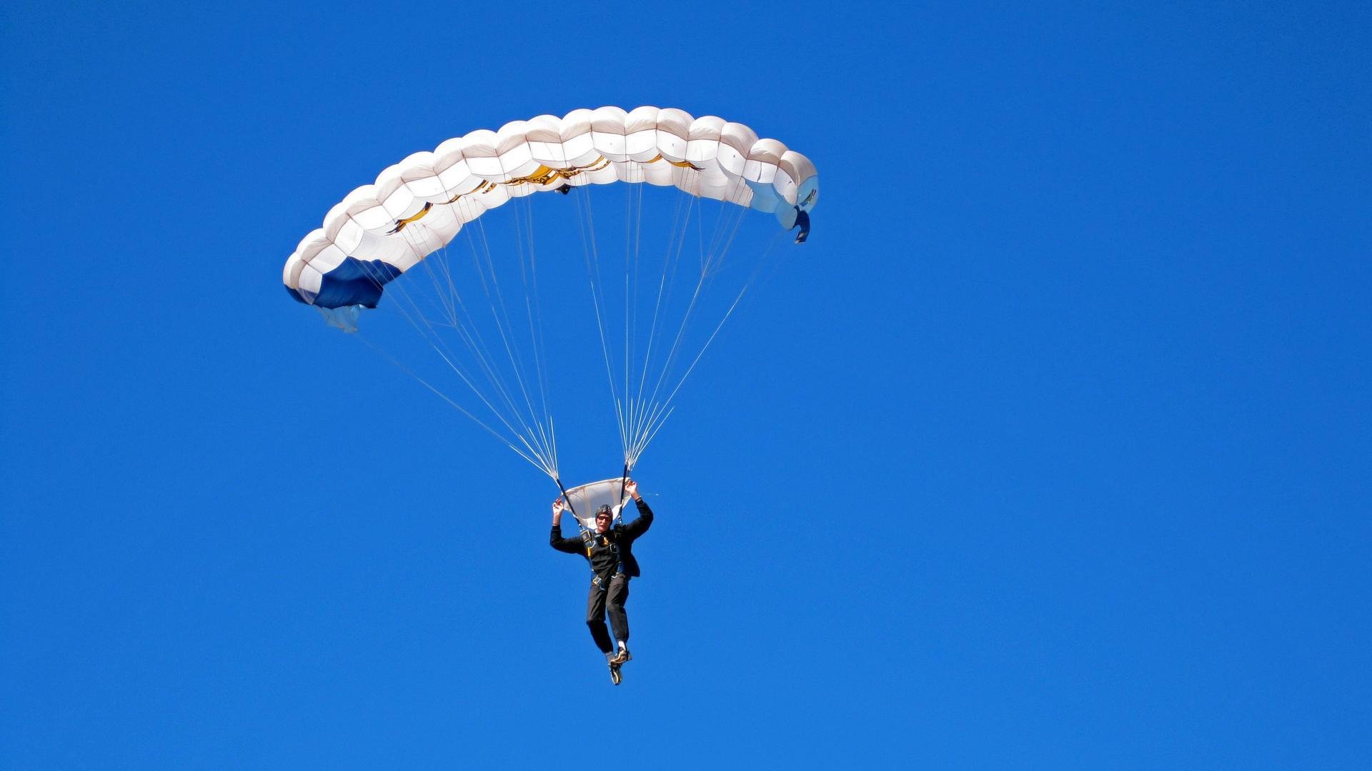 切拉苏奥洛为意大利赢得尊重，切尔西与拉伊奥拉的关系